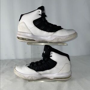 NIKE AIR JORDAN MAX AURA BASKETBALL SHOES FTL-11-213